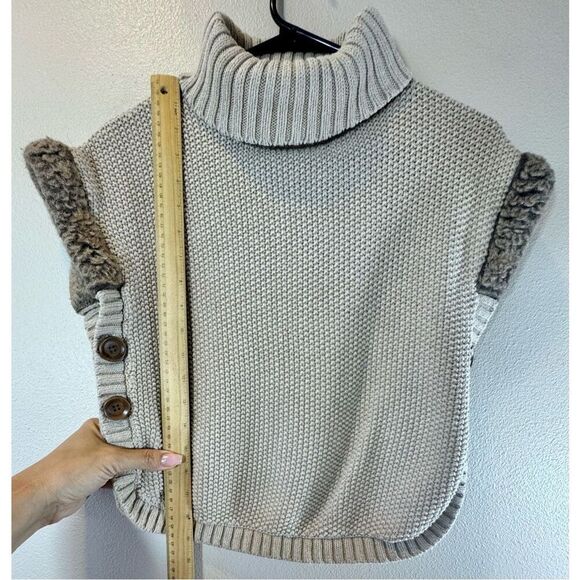 Aspen Kids Girls Poncho Turtleneck Button Side Fur Trim Sweater Size 10/12 - Picture 5 of 8